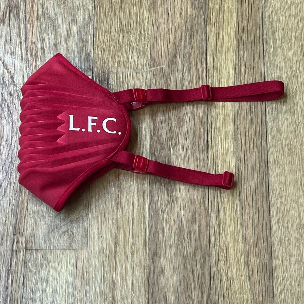 Nike Liverpool F.C Venturer Sport Performance Red Face Mask